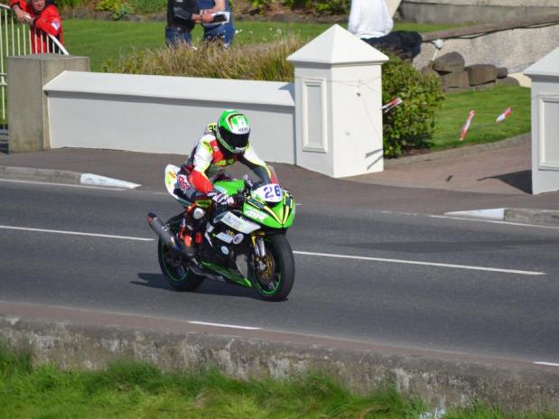 motorcycle tour NW200- with White Rose Tours provides great motorcycle action at the NW200